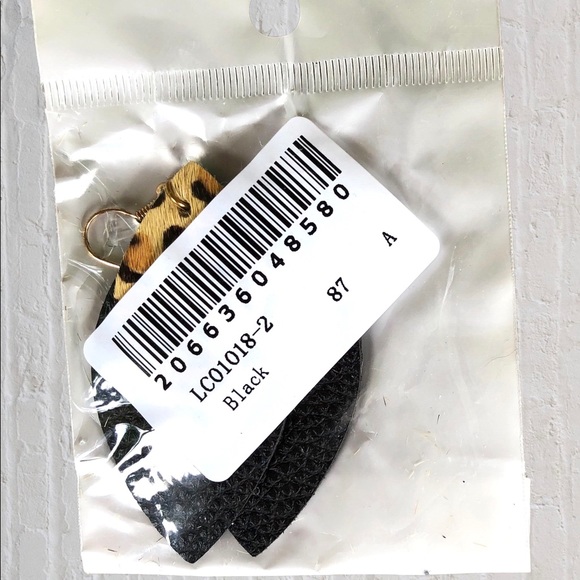 🏷Tear drop leopard earrings - Picture 3 of 3